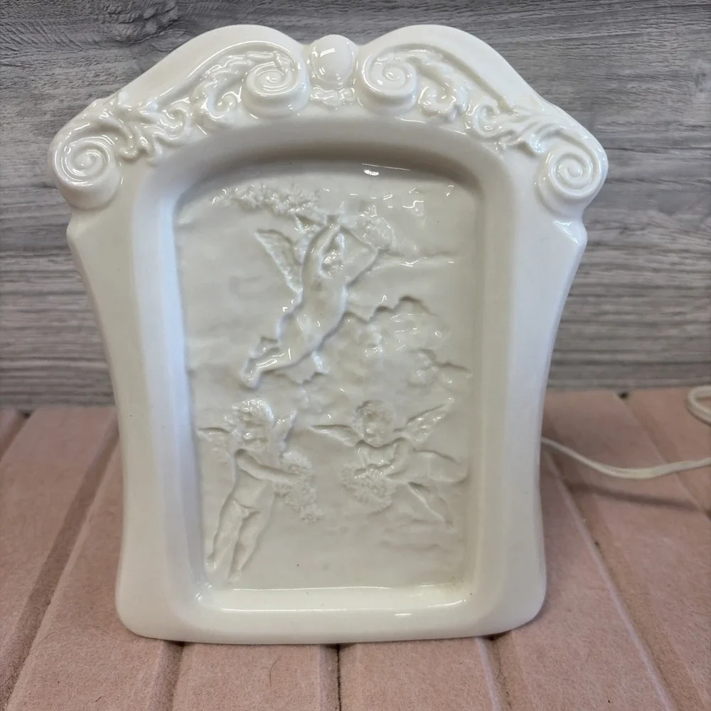 Vintage Porcelain Night Light Lamp with Angels Cherubs 6.25